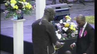 PROPHET  V.K BOATENG PRAYS AND ANOINT