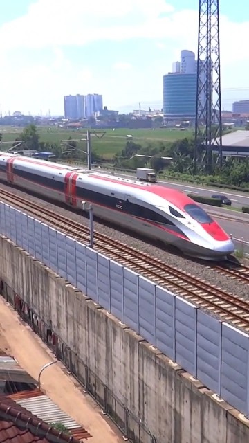 WHOOSH Bullet Train in Bandung West Java #railway #railfans #train # ...