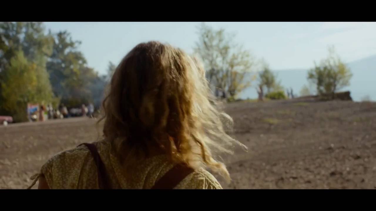 BAJO EL SOL Trailer YouTube BAJO EL SOL Trailer YouTube