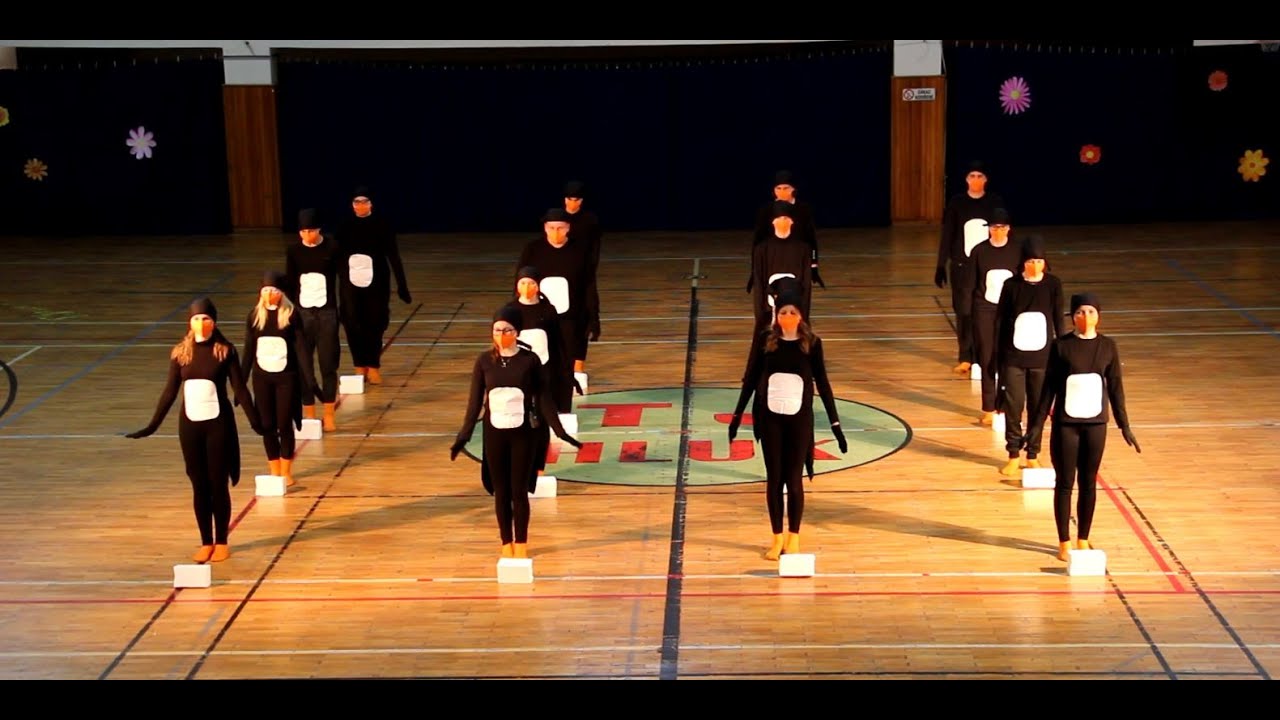 Školní akademie ZŠ Hluk 2022   9. B tučňáci