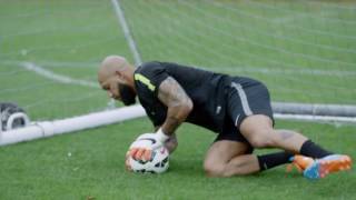 Suit Up For Sunday With Tim Howard & Darren McFadden ++ screenshot 3
