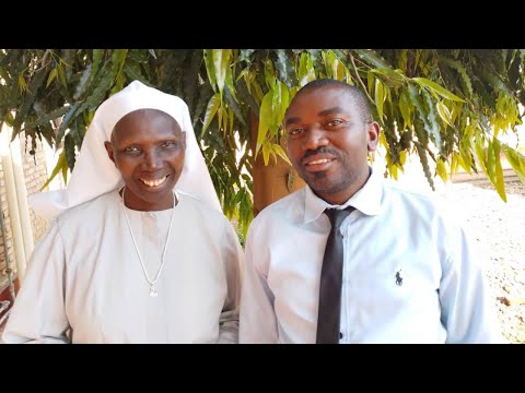 Sr LUCIE KAYANDAKAZI YATANGUJE UBUHINGA BWO GUSOMA BIBILIYA NYERANDA 