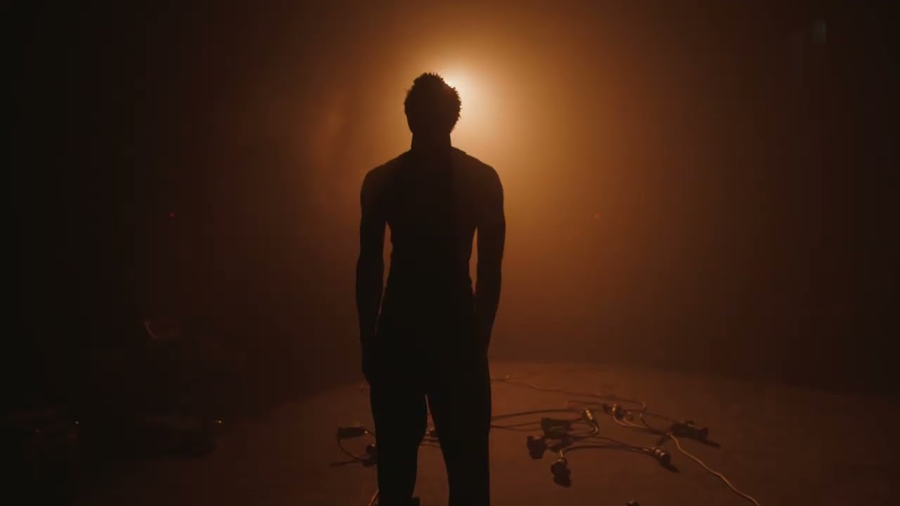 Greatman Takit - SUPER COOL (Official video) auf YouTube ansehen Greatman Takit - SUPER COOL (Official video) auf YouTube ansehen