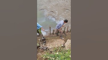 đóng cọc kè bờ ao