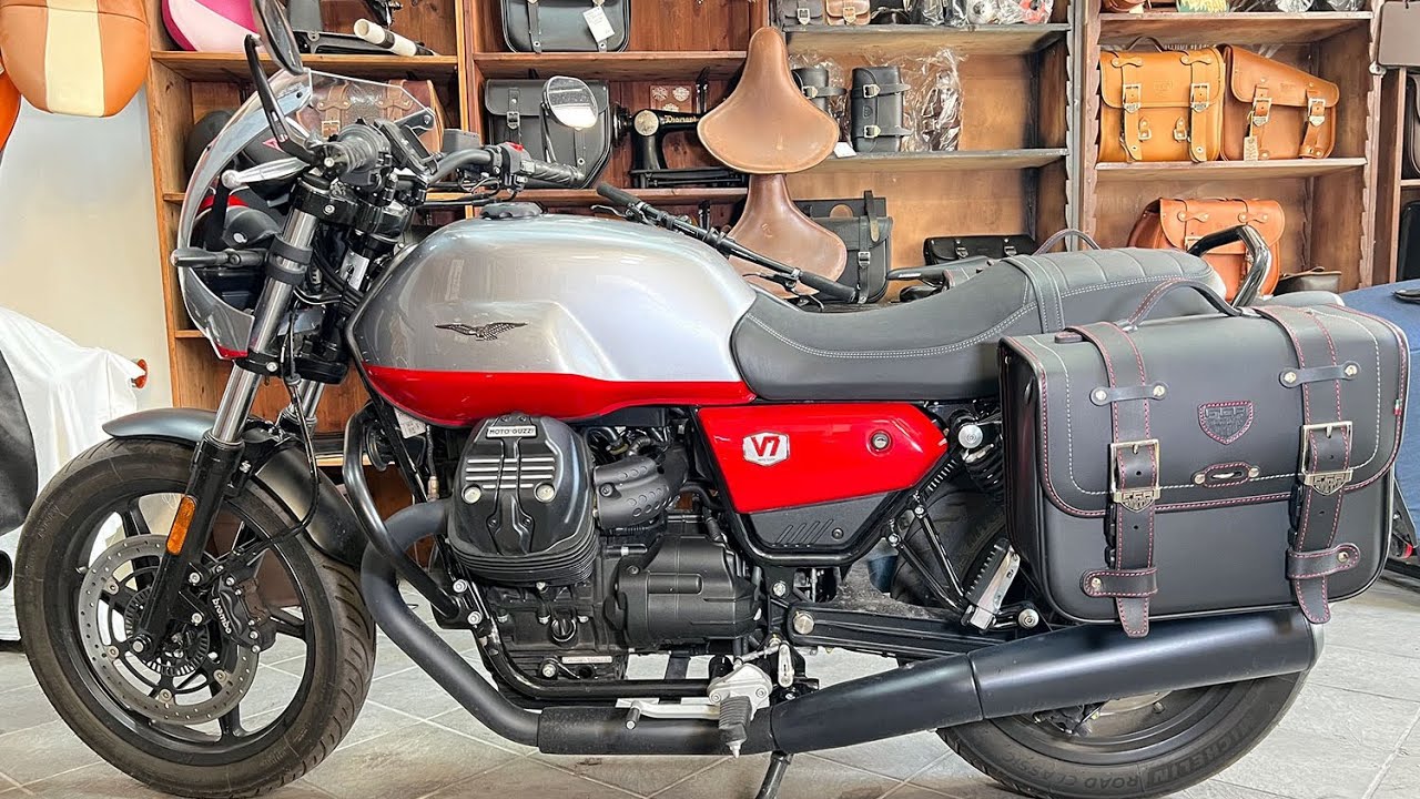 Paire de sacoches artisanales pour Moto Guzzi V7 Sport