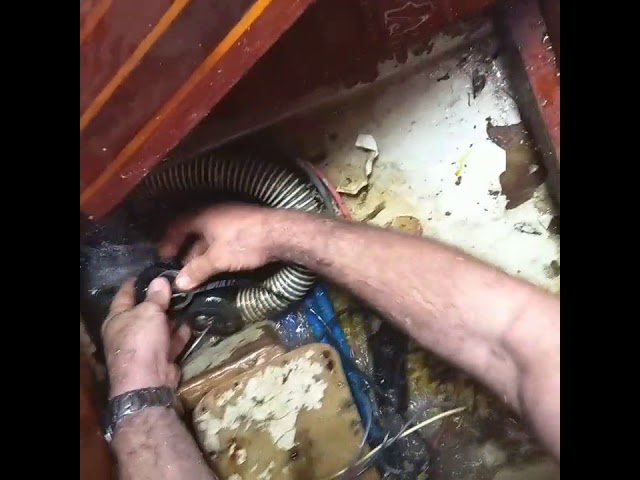 Replacing a knot meter pickup / transducer while boat is in the water (SV Temptress Boat Projects)