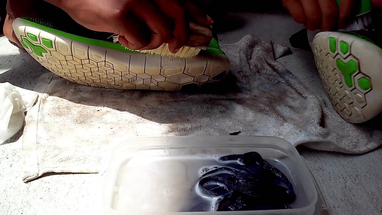 cleaning flyknit shoes