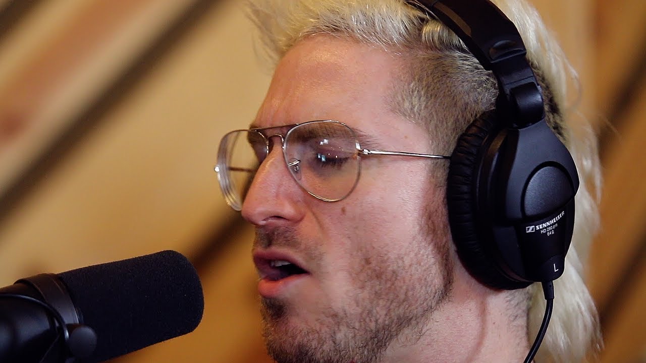 Walk The Moon – One Foot (LIVE)