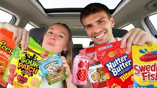 Trying AMERICAN SNACKS for the first time