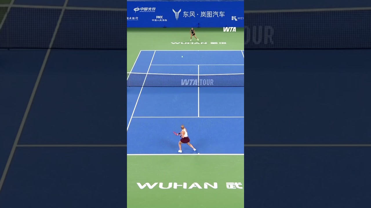Sakkari finding her range šŖMaria Sakkari goes on defense in Wuhan!#dongfengvoyahwuhanopen