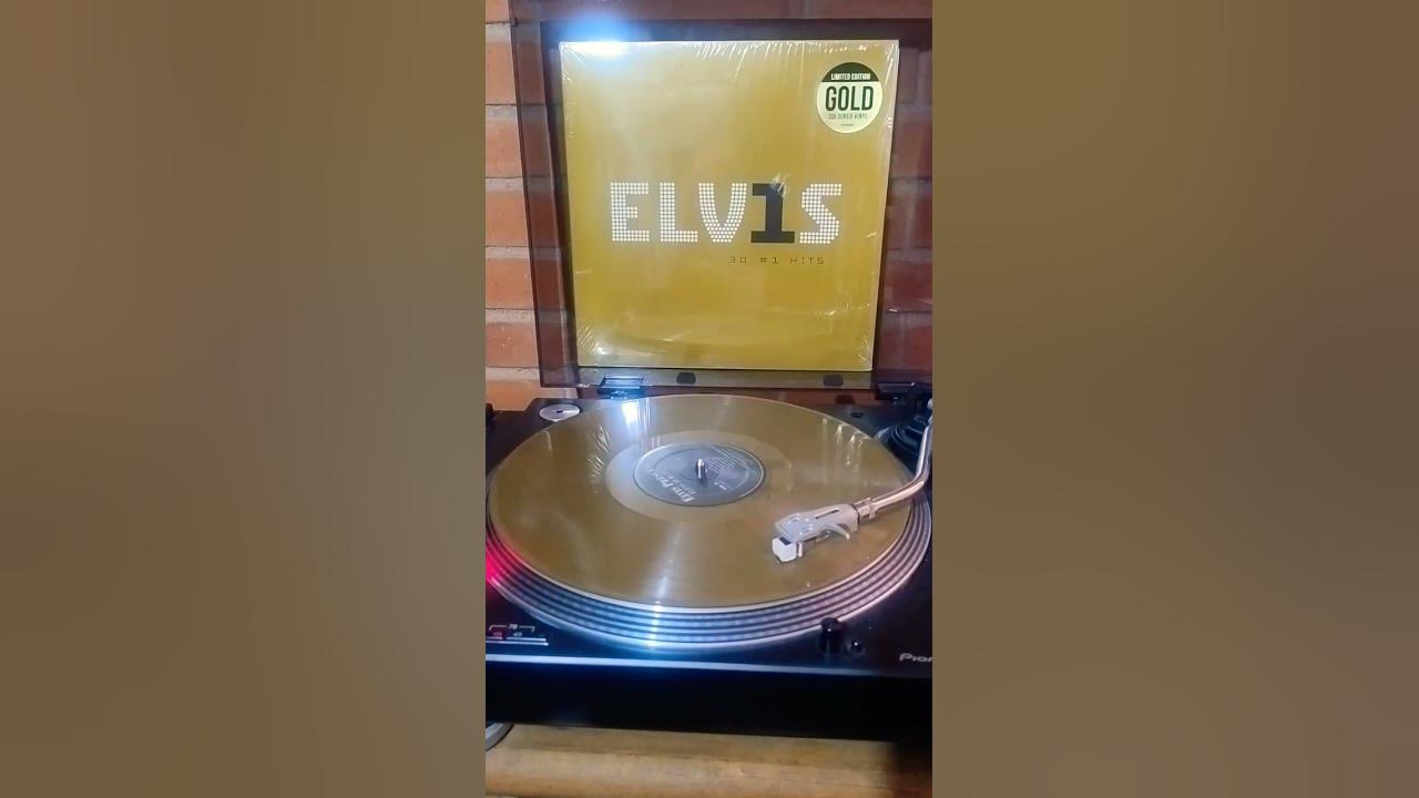 Burning love - Elvis Presley #elvispresley #elvis #lilostitch #meninblack #70smusic #rock #vinyl