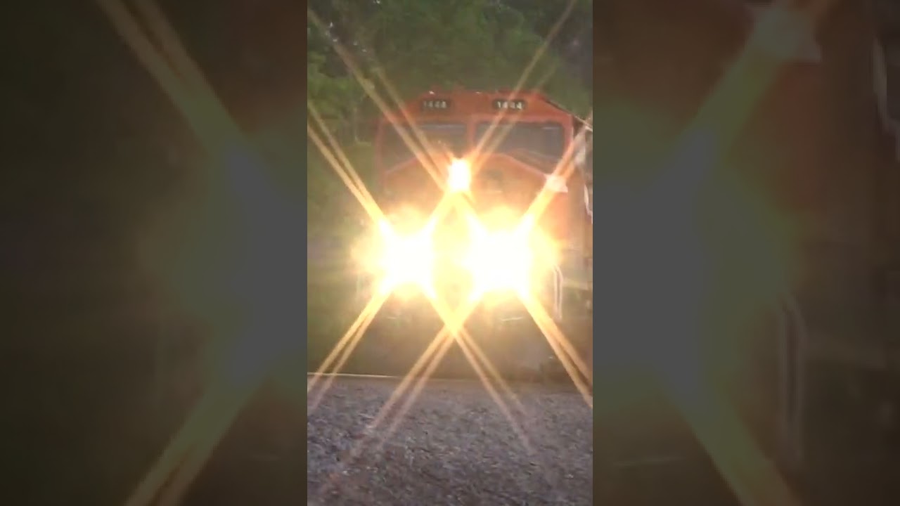 Listen to BNSF 1444's AWESOME K3LA! 