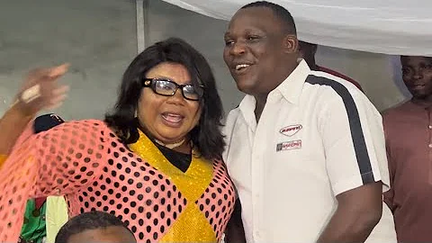 ESTHER IGBEKELE HONORS REMI ALUKO AT OBESERE & FRIENDS CONCERT