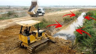 Activities Building Road Part Width Space Land Low Landslide Protec Bulldozer D21 Push Soil in Water