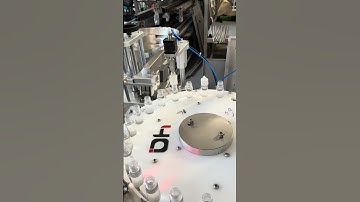 auto servo controlled cap screwing machine for e liquid bottles #cappingmachine #equipment #auto