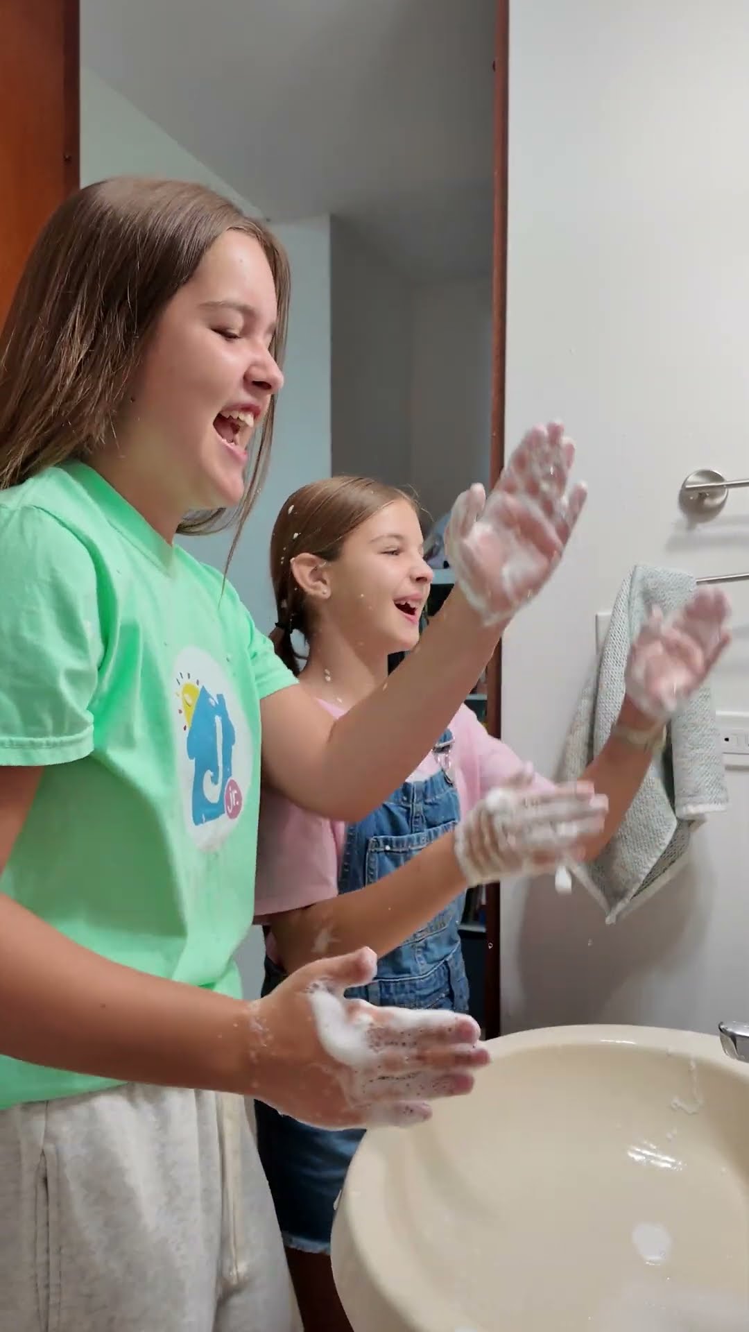 ??Wash Your Hands? #kidssong