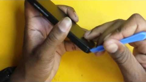 Blackberry Z10 Repair - Back and Battery Removal