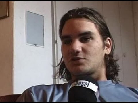 Teenager Roger Federer (18yo) shows his room - excl. Telebasel Interview