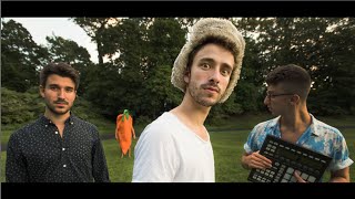 Смотреть клип Ajr - Let The Games Begin