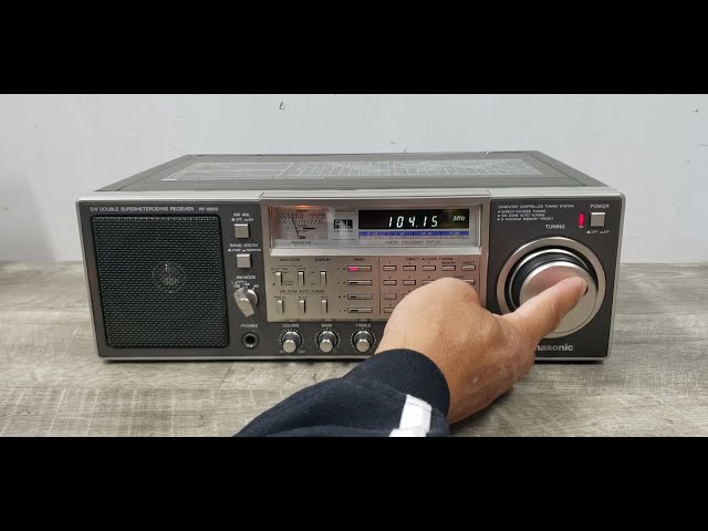 Vintage Panasonic RF-B600 SW Double Superheterodyne Shortwave