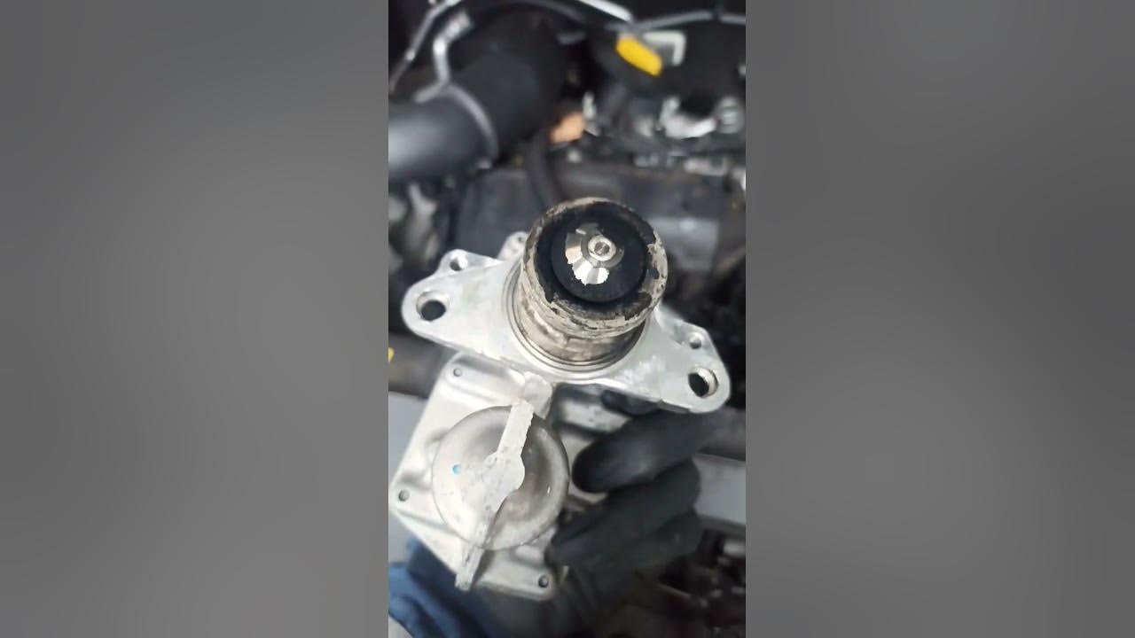 Vauxhall vivaro EGR valve location stuck open egr vivaro howto YouTube