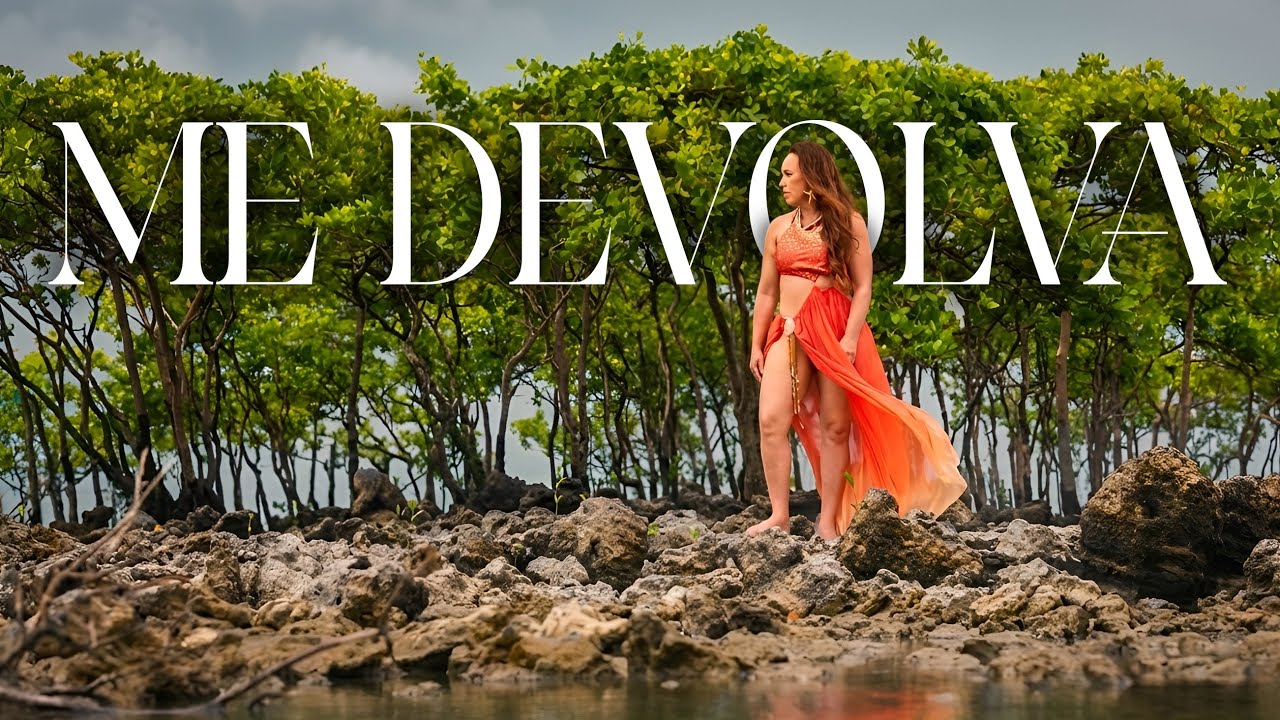 在 YouTube 上觀看「Valéria Paiva - Me Devolva (Fruto Sensual Videoclipe Oficial)」 在 YouTube 上觀看「Valéria Paiva - Me Devolva (Fruto Sensual Videoclipe Oficial)」