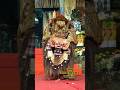 lemuh tarian barong di pura samuan tiga