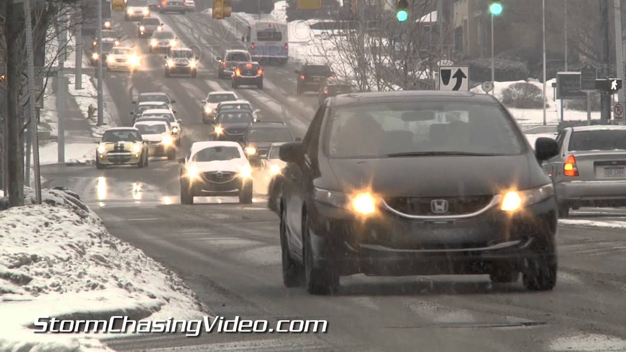 1/20/2015  Grand Rapids, MI Mid Morning Snow and Traffic B-Roll
