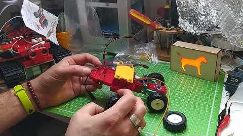 Unboxing and quick review of the Valenta Off Roader robot kit.