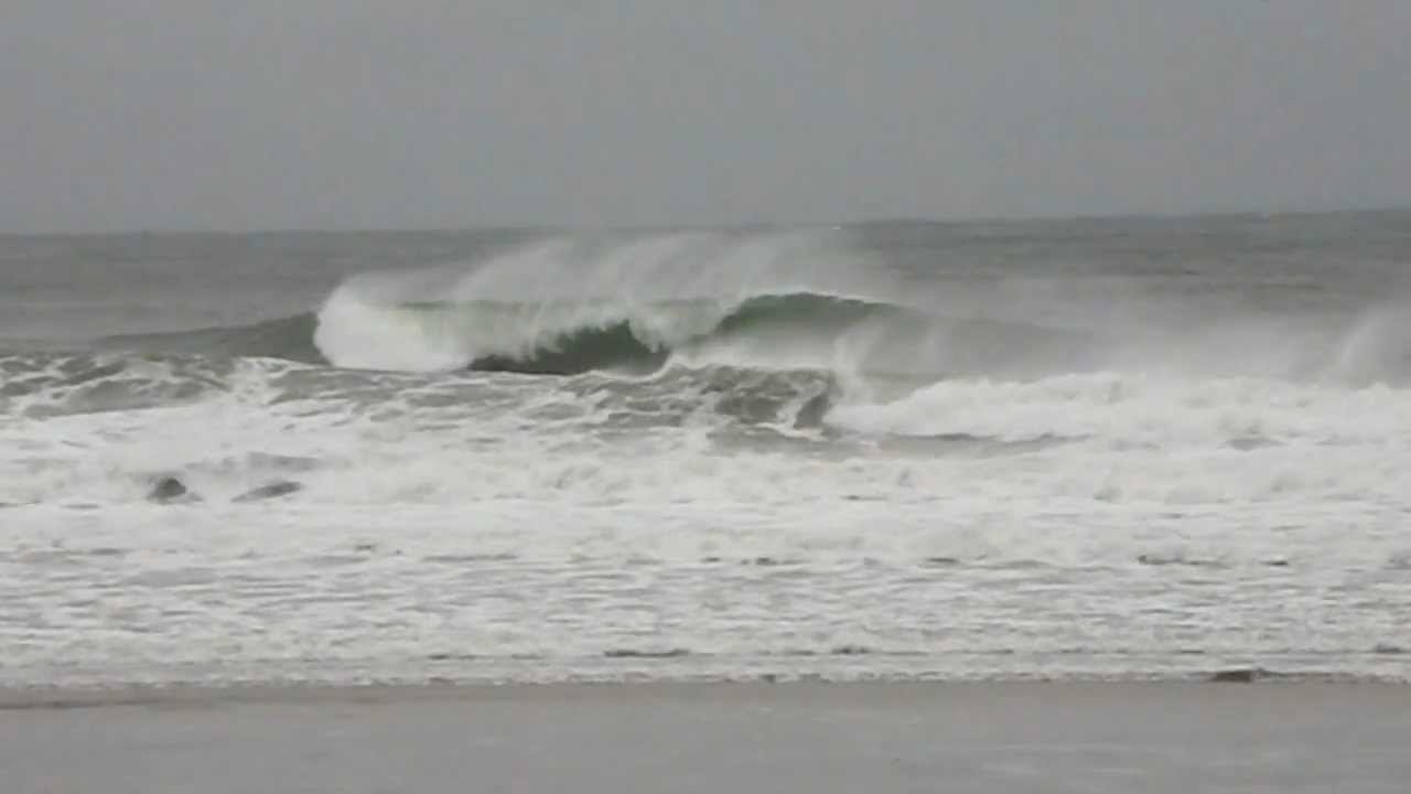 Surfing storm waves, Wells Beach, Maine. YouTube
