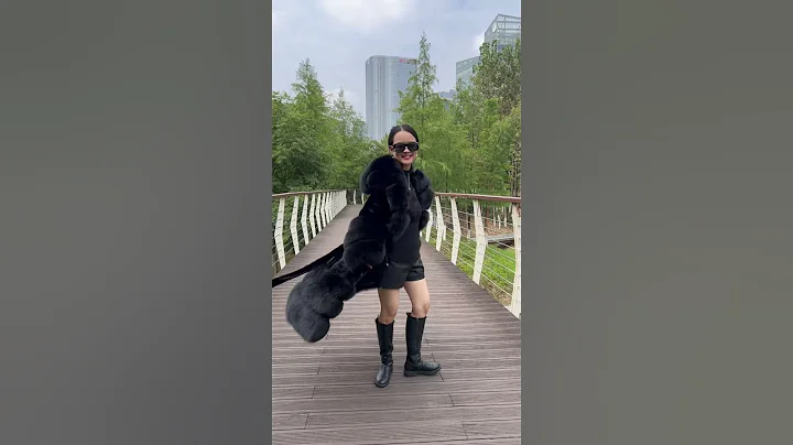 #love #luxuryfur #winter #luxury #fashion #norway #barcelona #great  black mink fur and fox fur coat