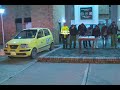 Esta sorpresa se llevaron policías al hacer detener un taxi en calle de Bogotá - Ojo de la noche