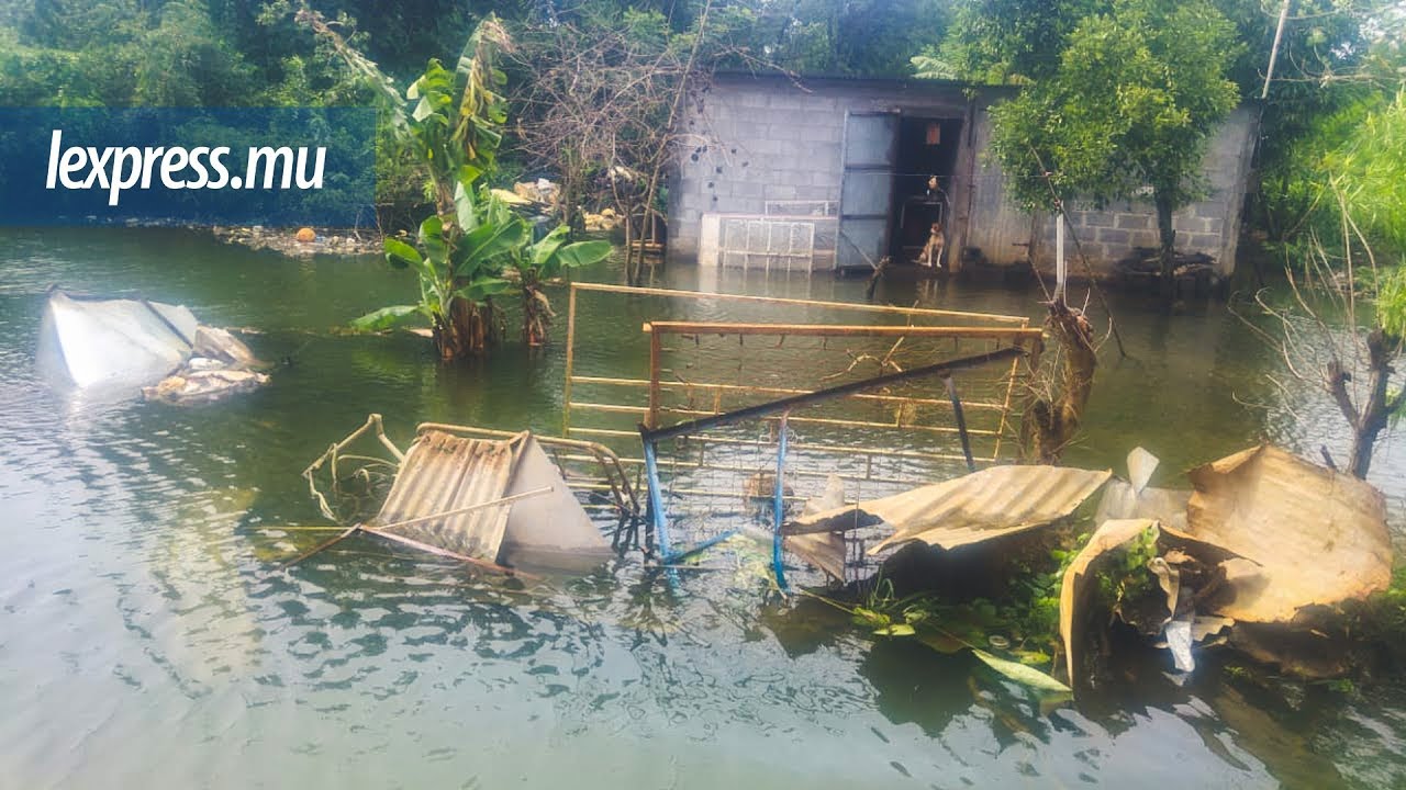 RivièreduRempart un terrain de foot devenu lac YouTube