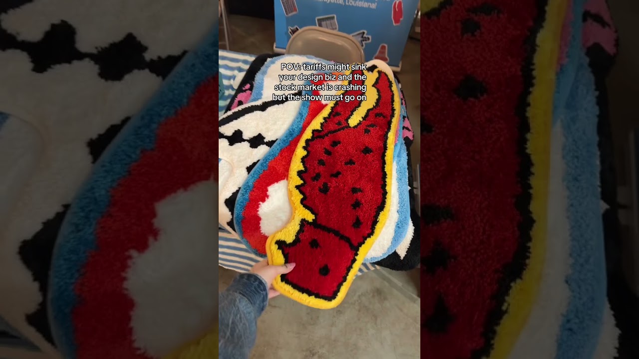 HOUSTON!!!!!! Come to the Vibes Art Market at POST downtown today and tomorrow from 11-5pm!!