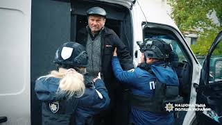 На Сумщині «Білі янголи» евакуювали літнього чоловіка з пошкодженого домоволодіння
