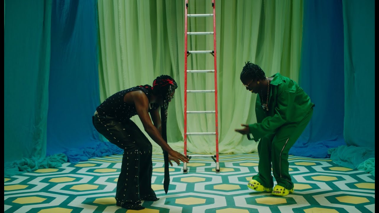 ⁣Reekado Banks X Seyi Vibez - Fakosi (Remix) [Official Video]