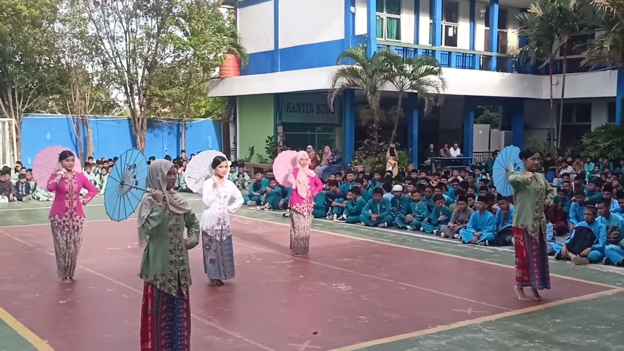 PENAMPILAN TARI NONA SINGAPURA SISWI SMPN 42 BATAM | MEMUKAU & PENUH PESONA 🇮🇩✨