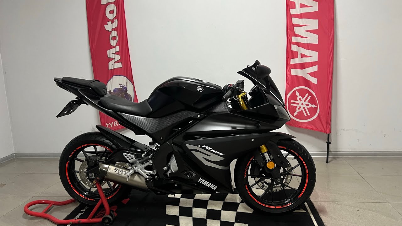 Yamaha YZF R125 2017 TechBlack Akrapovic MotoRW - YouTube