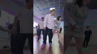 Roller skating tutorial ⛸️#dance #cutebabysinging#adorablewa is online#contentINSULATIONSHARINGPLAN