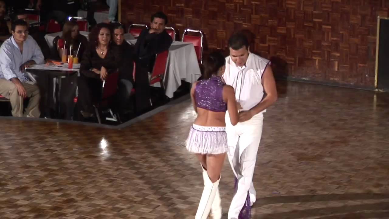 QUEBRADITA SEXI SALTO MORTAL YouTube