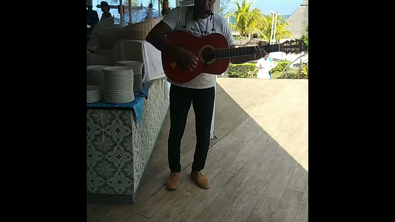 Mauritius Local Music during breakfast #mauritius