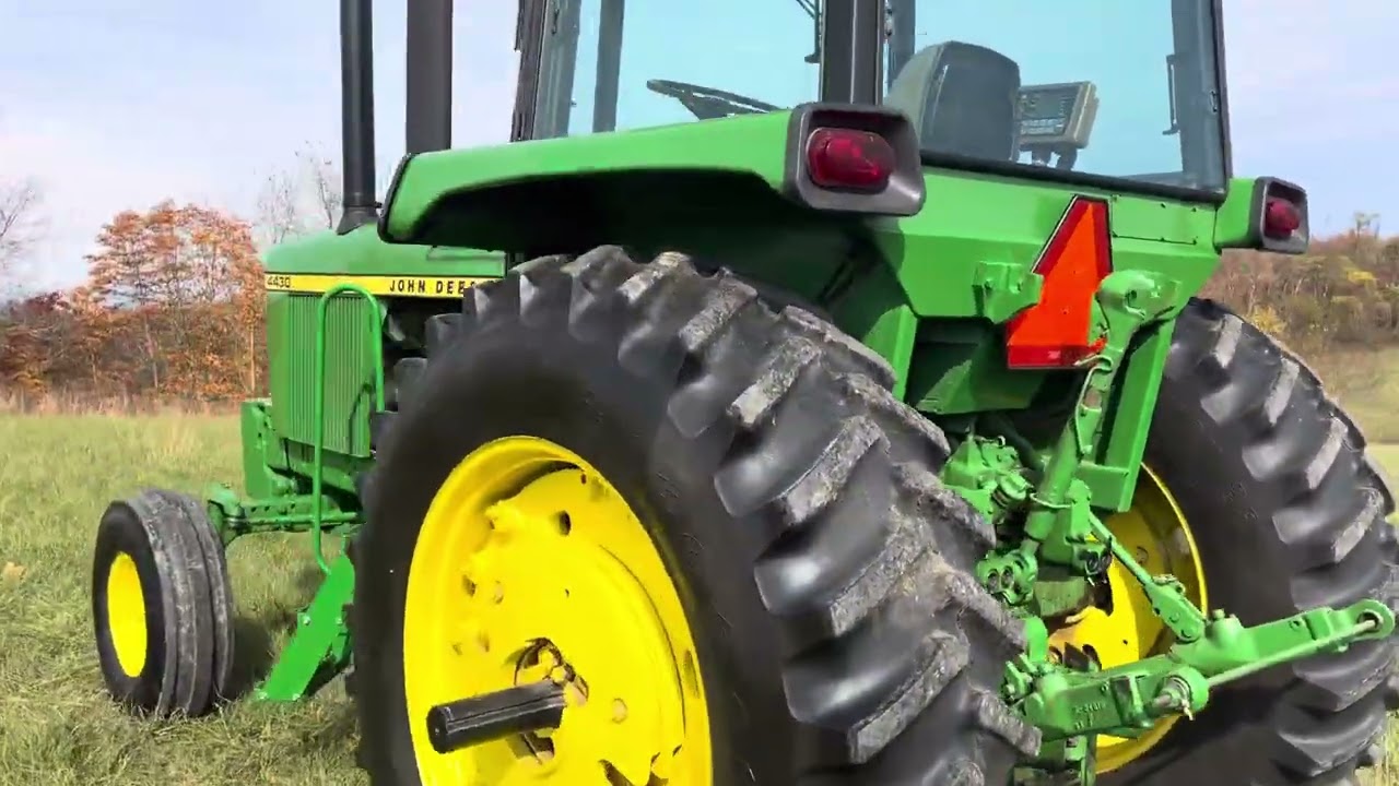 John Deere 4430