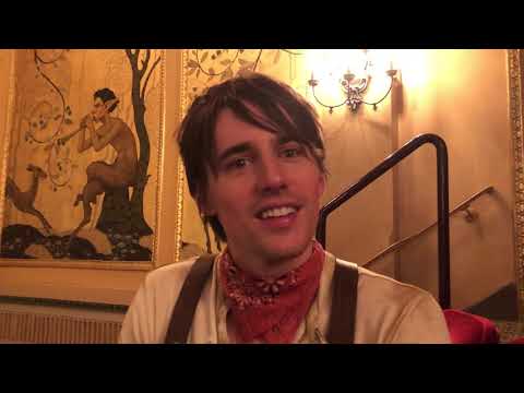 Video: Reeve Carney: Biografie, Kreativität, Karriere, Privatleben