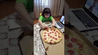 Пицца с сыром ням-ням🍕🍕🍕🍕🍕🍕🍕🍕🍕🍕