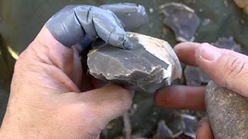 225 - Flintknapping Third Clovis Part 1/5  Nodule Reduction