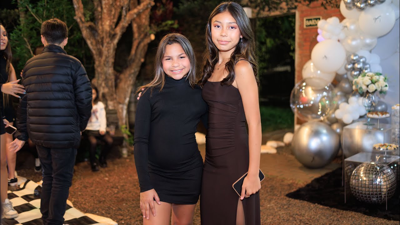 Fui Vender BomBom Para Ajudar a Biazinha...