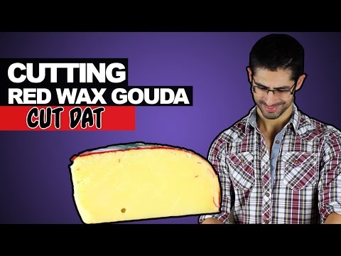 How to Cut Red Wax Gouda