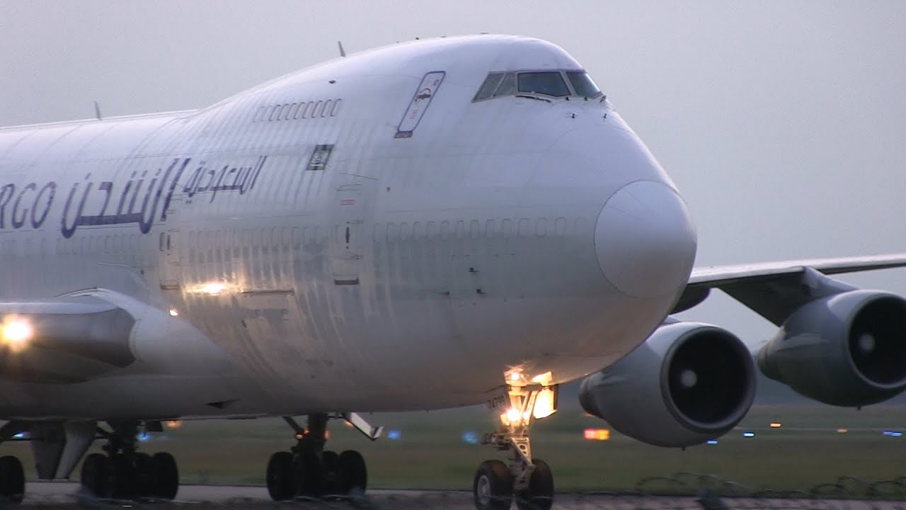 Boeing 747 0sf Saudi Arabian Airlines Landet Auf Hannover Airport Youtube