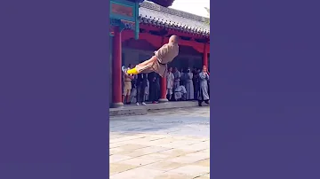 راهب شاولين يطير مضاربة كونغ فو 