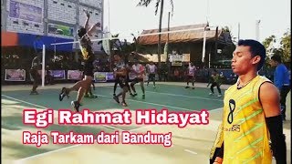 SMASH KERAS EGI RAHMAT HIDAYAT RAJA TARKAM BOLA VOLI DARI BANDUNG